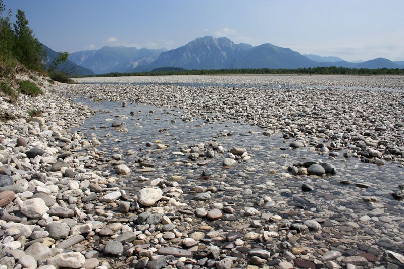 La riserva naturale lago del cornino e l''alto tagliamento